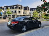 Cần bán gấp Toyota Camry năm sản xuất 2010 còn mới