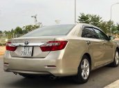 Bán Toyota Camry 2.5Q năm 2014, màu ghi vàng