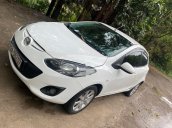 Cần bán xe Mazda 2 sản xuất năm 2011, màu trắng, giá chỉ 275 triệu