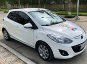 Cần bán lại xe Mazda 2 1.5AT năm sản xuất 2015, màu trắng, giá tốt