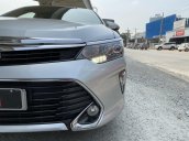 Bán Camry 2.0E 2017 form mới, đèn 2 bi