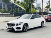 Cần bán lại xe Mercedes C300 AMG đời 2015, màu trắng