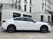 Cần bán gấp Mazda 6 2.0 Premium 2019, màu trắng