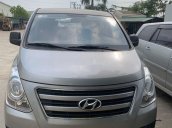 Cần bán xe Hyundai Grand Starex, màu ghi, năm 2016, nhập khẩu