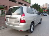 Cần bán lại xe Toyota Innova sản xuất năm 2014, màu bạc giá cạnh tranh