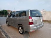 Cần bán lại xe Toyota Innova sản xuất năm 2014, màu bạc giá cạnh tranh