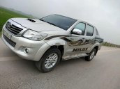 Cần bán Toyota Hilux sản xuất 2013 còn mới