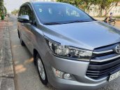 Bán xe Toyota Innova sản xuất 2017, màu bạc còn mới