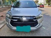 Cần bán xe Toyota Innova sản xuất năm 2017, màu bạc còn mới, 560tr