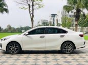 Cần bán gấp Kia Cerato sản xuất 2019, màu trắng