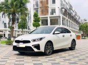 Cần bán gấp Kia Cerato sản xuất 2019, màu trắng