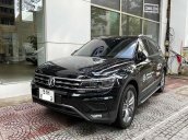 Bán xe Volkswagen Tiguan năm 2020, màu đen, nhập khẩu 