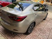 Cần bán lại xe Mazda 2 đời 2017, màu vàng chính chủ