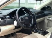 Bán ô tô Toyota Camry 2.0E sản xuất năm 2019, giá 880tr