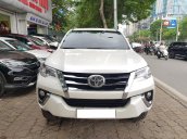 Toyota Fortuner 2.4AT số tự động màu trắng sản xuất 2019 xe tư nhân chính chủ