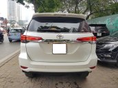 Toyota Fortuner 2.4AT số tự động màu trắng sản xuất 2019 xe tư nhân chính chủ