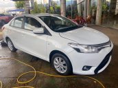 Cần bán lại xe Toyota Vios sản xuất 2015, màu trắng còn mới, giá 299tr