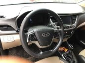 Bán Hyundai Accent ATH đời 2018, màu trắng chính chủ