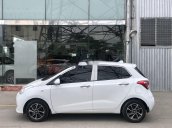 Cần bán xe Hyundai Grand i10 1.2MT sản xuất năm 2017, màu trắng số sàn, giá 285tr