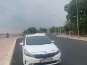 Bán Kia Cerato sản xuất năm 2017, màu trắng, giá chỉ 420 triệu