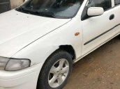 Cần bán Mazda 323F sản xuất năm 2000, màu trắng, giá 68tr