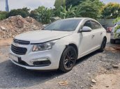 Cần bán lại xe Chevrolet Cruze LT đời 2017, màu trắng