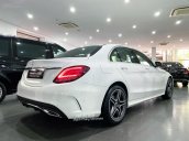 Bán xe Mercedes C180 AMG SX 2021 màu trắng, nội thất kem, siêu lướt cực mới, biển đẹp, chạy đúng 3000km giá cực tốt