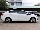 Cần bán gấp Kia Rio AT đời 2016, màu trắng, nhập khẩu nguyên chiếc