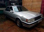 Cần bán Toyota Camry đời 1986, màu bạc, xe nhập số sàn giá cạnh tranh