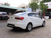 Cần bán gấp Kia Rio AT đời 2016, màu trắng, nhập khẩu nguyên chiếc