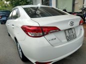 Bán xe Toyota Vios đời 2018, màu trắng xe gia đình