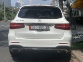 Cần bán xe Mercedes GLC 300 4Matic năm sản xuất 2018, màu trắng