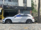 Cần bán xe Mercedes GLC 300 4Matic năm sản xuất 2018, màu trắng