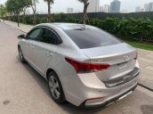 Cần bán xe Hyundai Accent AT đời 2019, màu bạc