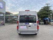 Cần bán xe Ford Transit 2019, màu bạc