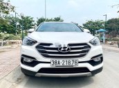 Cần bán gấp Hyundai Santa Fe sản xuất 2017 còn mới