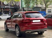 Cần bán gấp Mercedes GLC300 năm sản xuất 2018, màu đỏ