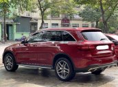 Cần bán gấp Mercedes GLC300 năm sản xuất 2018, màu đỏ