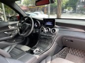 Cần bán gấp Mercedes GLC300 năm sản xuất 2018, màu đỏ