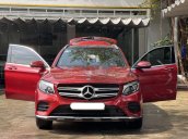 Cần bán gấp Mercedes GLC300 năm sản xuất 2018, màu đỏ