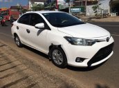 Bán Toyota Vios sản xuất 2015, màu trắng số sàn, giá tốt