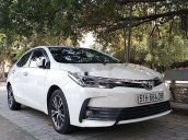 Cần bán gấp Toyota Corolla Altis năm 2017, màu trắng, nhập khẩu nguyên chiếc xe gia đình