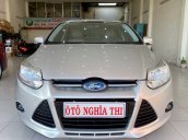 Xe cũ Ford Focus sản xuất 2013, màu bạc còn mới, giá 379tr