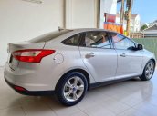 Xe cũ Ford Focus sản xuất 2013, màu bạc còn mới, giá 379tr