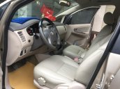 Cần bán xe Toyota Innova năm 2015, giá 375tr