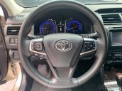 Cần bán xe Toyota Camry 2.5Q năm sản xuất 2016, màu ghi vàng