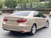 Cần bán xe Toyota Camry 2.5Q năm sản xuất 2016, màu ghi vàng