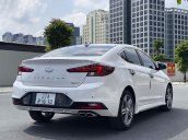 Cần bán Hyundai Elantra năm 2020, màu trắng chính chủ, 735tr