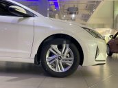 Cần bán xe Hyundai Elantra sản xuất năm 2021, màu trắng