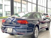 Xe Volkswagen Passat sản xuất 2016, màu xanh lam, nhập khẩu giá cạnh tranh